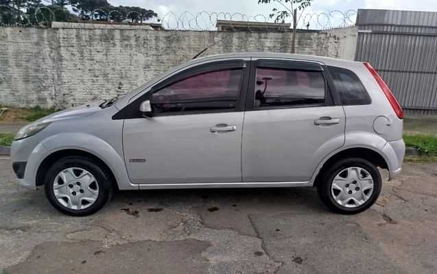 imagem-https://www.socarrao.com.br/sc-vehicle-images-prod/859413/1771267483421-SU1HXzIwMjYwMjE2XzE0Mzc0MC5qcGc.jpg