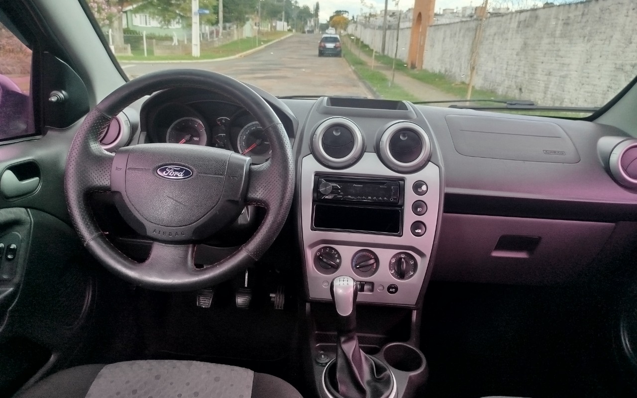 imagem-https://www.socarrao.com.br/sc-vehicle-images-prod/859413/1771267484097-SU1HXzIwMjYwMjE2XzE0Mzc1My5qcGc.jpg