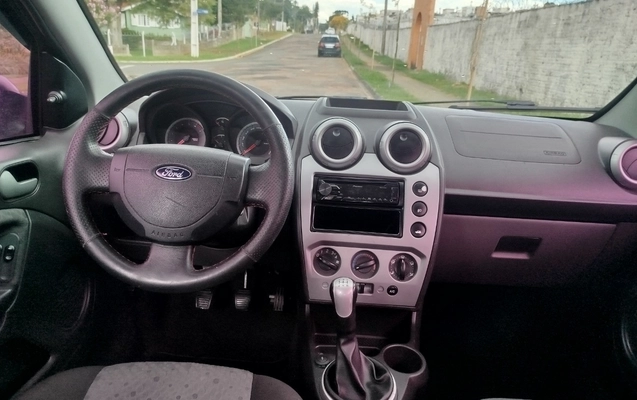 imagem-https://www.socarrao.com.br/sc-vehicle-images-prod/859413/1771267484097-SU1HXzIwMjYwMjE2XzE0Mzc1My5qcGc.jpg