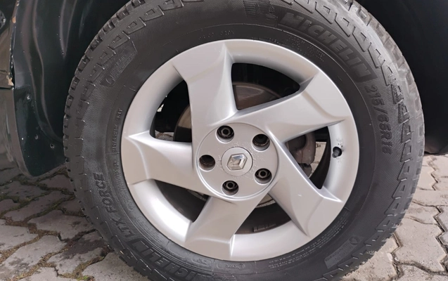 imagem-https://www.socarrao.com.br/sc-vehicle-images-prod/859807/1771349553539-MTMuanBlZw.jpeg