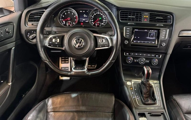 imagem-https://www.socarrao.com.br/sc-vehicle-images-prod/859972/1771367388022-7445772_12_B_47942f2207.jpeg