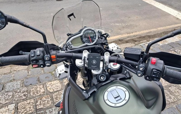 imagem-https://www.socarrao.com.br/sc-vehicle-images-prod/860205/1787227486334-7774768_14_B_df2df9558f.jpeg
