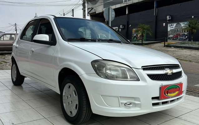 imagem-https://www.socarrao.com.br/sc-vehicle-images-prod/862296/1772641082986-NGU2NGQ2M2YtZThlYS00OTUzLTk5MGItMTE2OGMyNTNjZjlmLmpwZw.jpg