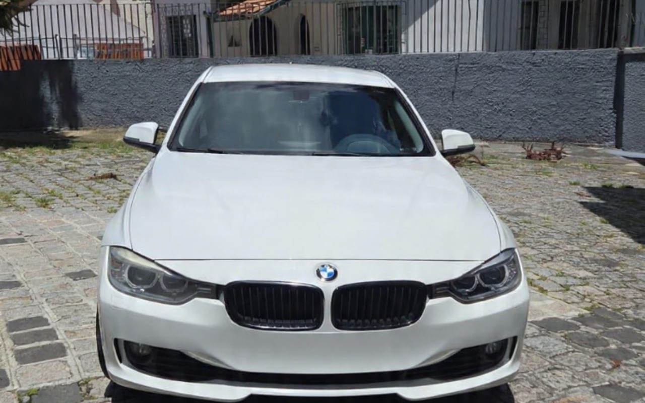 BMW 320i 2013 Branco — foto 1 de 3