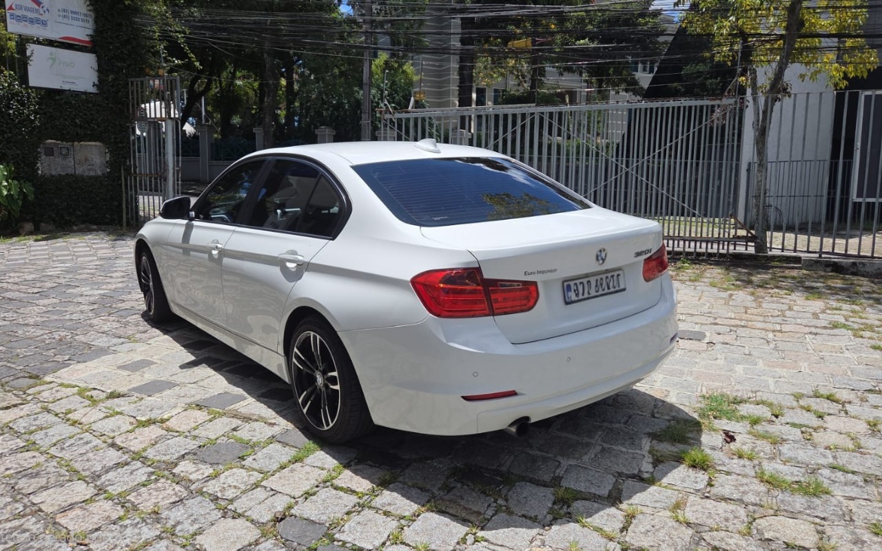 imagem-https://www.socarrao.com.br/sc-vehicle-images-prod/862539/1771432560493-NTljZmY5OGEtN2YxYS00MzVkLWI5NDMtNjgxZWJiZmFmOTI2LmpwZw.jpg