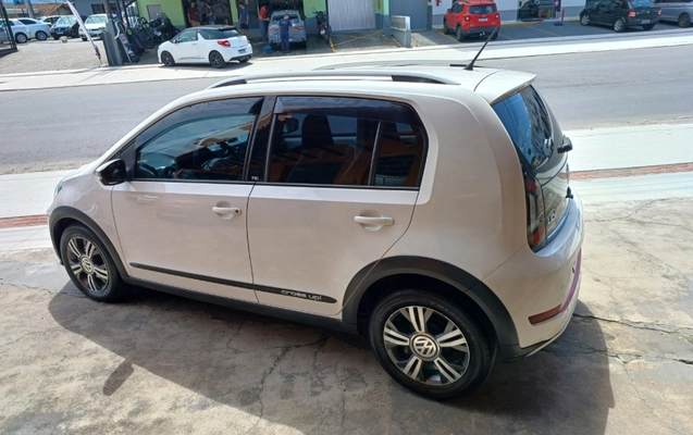 imagem-https://www.socarrao.com.br/sc-vehicle-images-prod/864226/1771501454881-app-photos-6BjOOQ2nyjq1FTFku7uUJFPygeG3KMB0.jpg