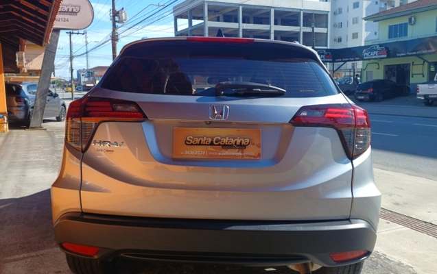 imagem-https://www.socarrao.com.br/sc-vehicle-images-prod/864237/1786649315221-app-photos-aajkXYoB6XlWyox1iZ7lRKw8oY1vsg38.jpg
