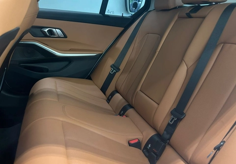 Bmw 320i 2023 Cinza — foto 1 de 3