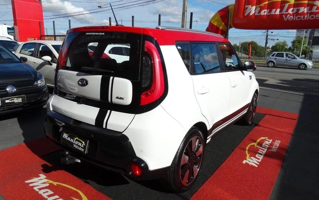 imagem-https://www.socarrao.com.br/sc-vehicle-images-prod/864639/1790001423792-7773929_6_B_3328a8da24.jpeg