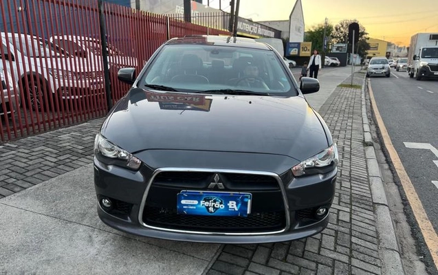 imagem-https://www.socarrao.com.br/sc-vehicle-images-prod/864653/1789566753033-7818733_13_B_d434cdf1f5.jpeg
