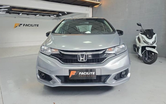 imagem-https://www.socarrao.com.br/sc-vehicle-images-prod/864811/1788368428036-7818899_1_B_bcf7d9b26a.jpeg
