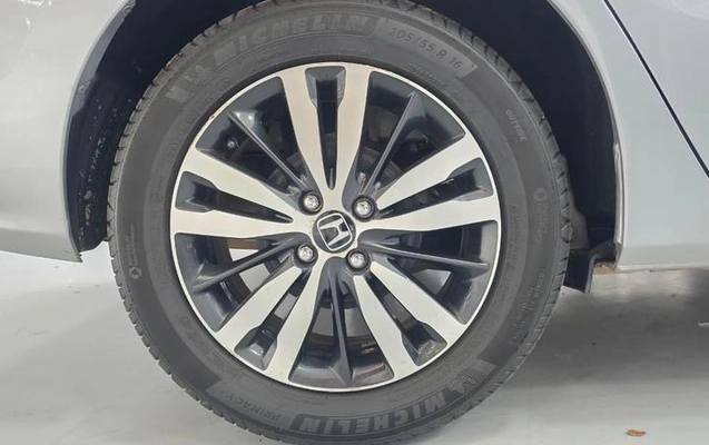 imagem-https://www.socarrao.com.br/sc-vehicle-images-prod/864811/1788368428041-7818899_4_B_820026d2b9.jpeg