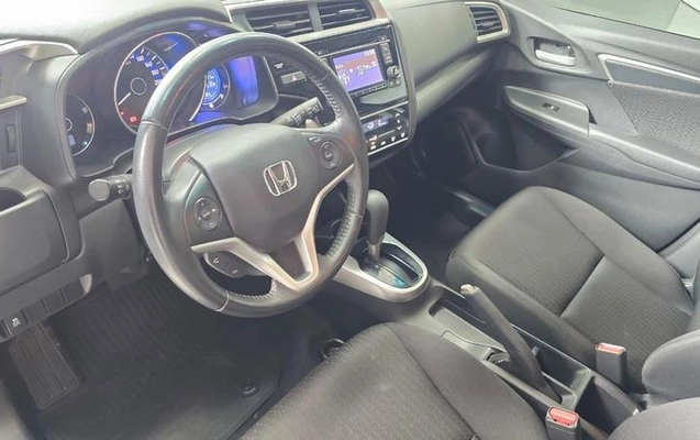 imagem-https://www.socarrao.com.br/sc-vehicle-images-prod/864811/1788368428047-7818899_8_B_99e5715e1e.jpeg
