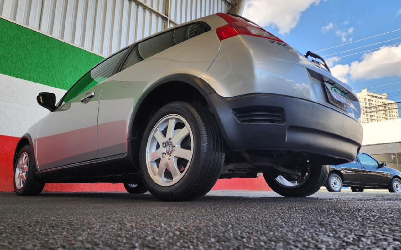 imagem-https://www.socarrao.com.br/sc-vehicle-images-prod/865165/1771513152981-09.jpg