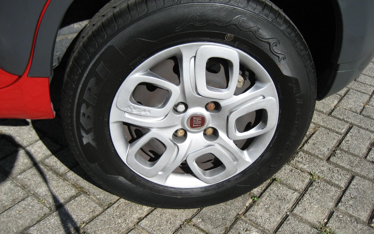 imagem-https://www.socarrao.com.br/sc-vehicle-images-prod/865479/1771522195772-SU1HXzE2OTQuSlBH.JPG