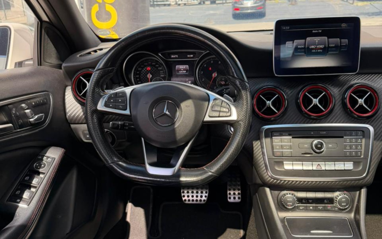 imagem-https://www.socarrao.com.br/sc-vehicle-images-prod/865588/1771521273105-V2hhdHNBcHAgSW1hZ2UgMjAyNi0wMi0xOSBhdCAxMy4wNS4wNCAoMSkuanBlZw.jpeg
