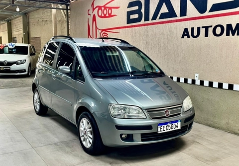Fiat Idea 2010 Cinza — foto 1 de 3