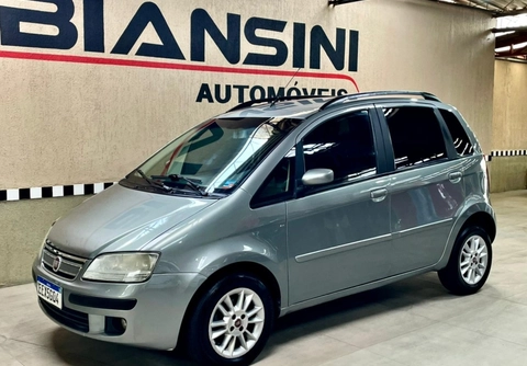 Fiat Idea 2010 Cinza — foto 1 de 3