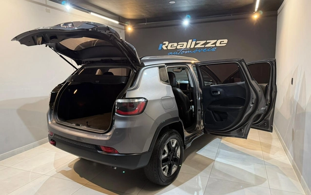 imagem-https://www.socarrao.com.br/sc-vehicle-images-prod/866525/1771532939600-003_70068440e76d4dc1eb37867159b452c9.jpeg