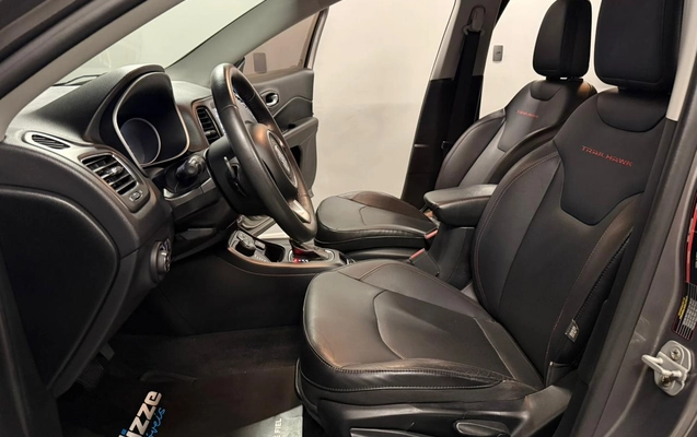 imagem-https://www.socarrao.com.br/sc-vehicle-images-prod/866525/1771532939611-003_d19493ddb947edbae7b6240e6bc5790a.jpeg