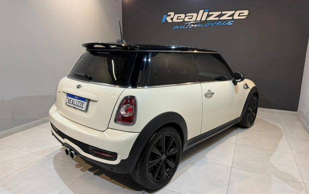 imagem-https://www.socarrao.com.br/sc-vehicle-images-prod/866527/1771532951128-003_906e2f3bc0cba4b8758e8833dabf211a.jpeg
