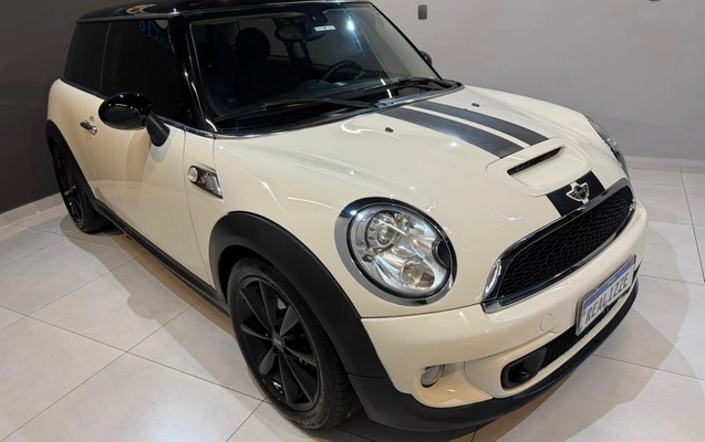 imagem-https://www.socarrao.com.br/sc-vehicle-images-prod/866527/1771532951131-003_66d4dcfe685d9b1bcf2de9e8d47d3bca.jpeg