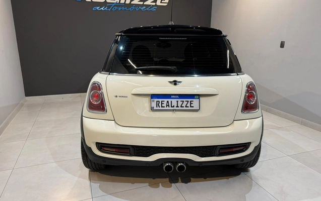 imagem-https://www.socarrao.com.br/sc-vehicle-images-prod/866527/1771532951135-003_a12f793d2c4f6a02938168e84f80afd2.jpeg
