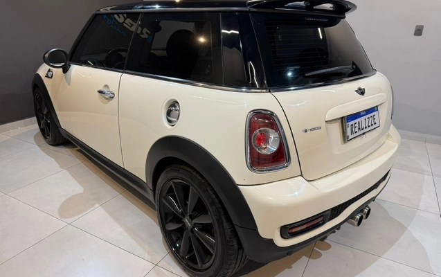 imagem-https://www.socarrao.com.br/sc-vehicle-images-prod/866527/1771532951136-003_4e9e8e2326f47e89c86854f35ed3806e.jpeg