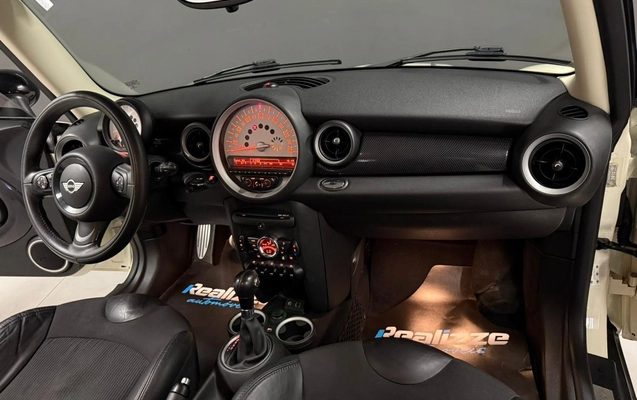 imagem-https://www.socarrao.com.br/sc-vehicle-images-prod/866527/1771532951148-003_2e8b93a01536be1b12eee83f143c2d76.jpeg