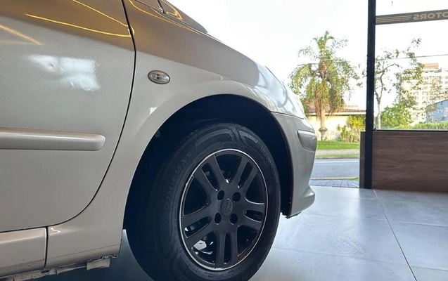 imagem-https://www.socarrao.com.br/sc-vehicle-images-prod/867801/1785329263758-7771228_36_B_55cae9d027.jpeg