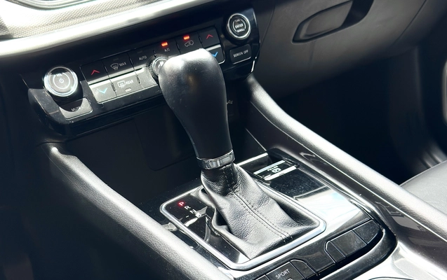 imagem-https://www.socarrao.com.br/sc-vehicle-images-prod/868096/1771597417704-4_020950.jpg