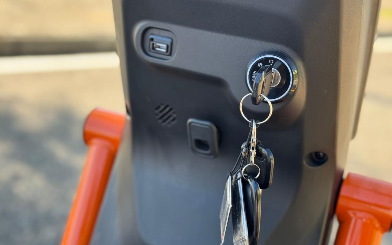 imagem-https://www.socarrao.com.br/sc-vehicle-images-prod/868128/1771597980375-V2hhdHNBcHAgSW1hZ2UgMjAyNi0wMi0yMCBhdCAxMS4zMS4xOCAoMykuanBlZw.jpeg