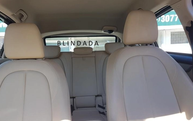 imagem-https://www.socarrao.com.br/sc-vehicle-images-prod/868296/1788277618595-6572215_6_B_3226521c5f.jpeg