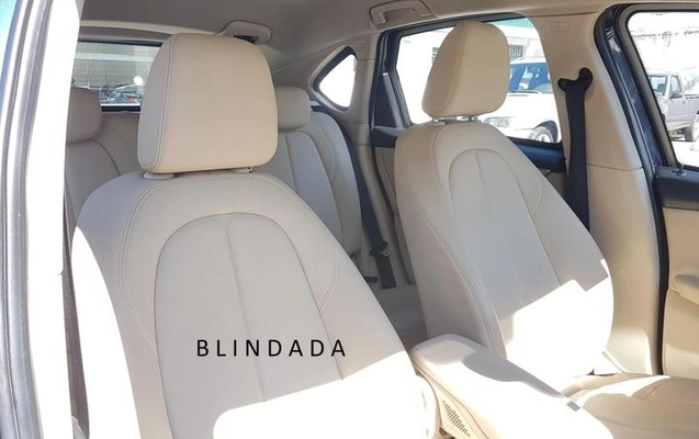 imagem-https://www.socarrao.com.br/sc-vehicle-images-prod/868296/1788277618600-6572215_11_B_2d672181f3.jpeg
