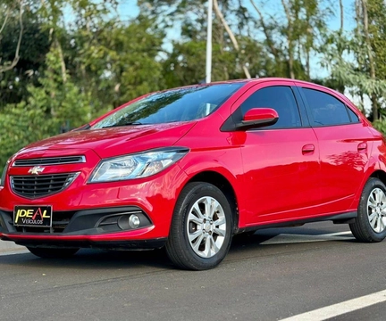 Chevrolet Onix 2015 Vermelho — foto 1 de 3