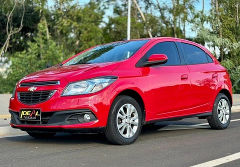 Chevrolet Onix 2015 Vermelho — foto 1 de 3
