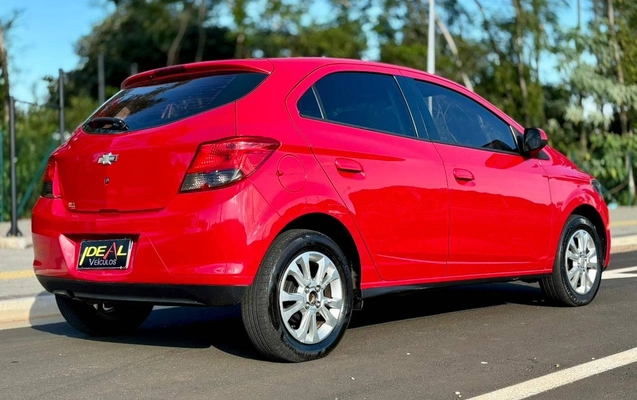imagem-https://www.socarrao.com.br/sc-vehicle-images-prod/869270/1780320368781-7df18859cd6e4282963a53fe354cfbc5_1778765035228.jpeg