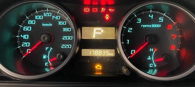 imagem-https://www.socarrao.com.br/sc-vehicle-images-prod/869518/1775506836183-7825698_12_B_cb14175fa9.jpeg