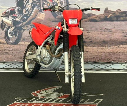 Honda CRF 250 F 2023 Vermelho — foto 1 de 3