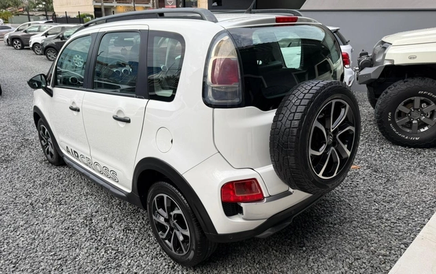 imagem-https://www.socarrao.com.br/sc-vehicle-images-prod/870432/1771680226359-V2hhdHNBcHAgSW1hZ2UgMjAyNi0wMi0yMCBhdCAxOC4xMi4zOC5qcGVn.jpeg