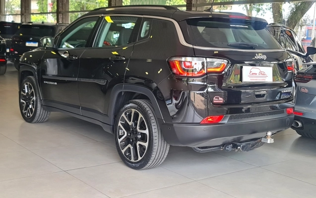 imagem-https://www.socarrao.com.br/sc-vehicle-images-prod/870439/1789237705108-Nfwmgd1F8TzxrBhJof1hQnsnDnUlgHLI.jpg