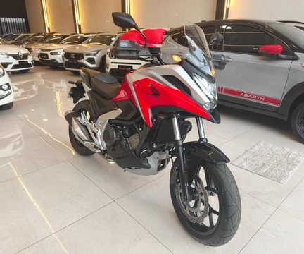 Honda NC 750X/NC 750X ABS 2023 Vermelho — foto 1 de 3