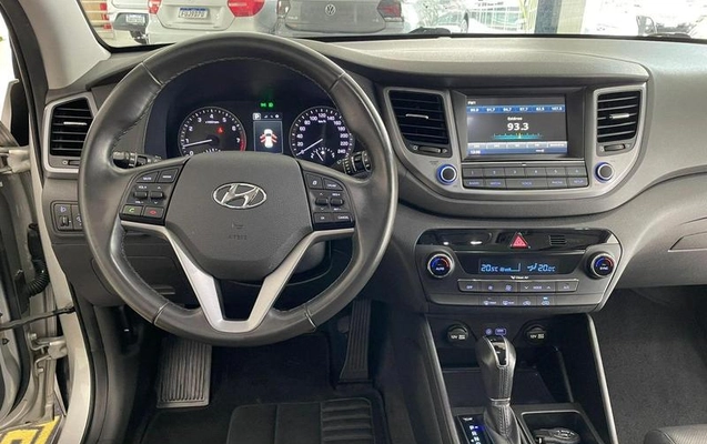 imagem-https://www.socarrao.com.br/sc-vehicle-images-prod/871044/1789148764363-7827713_11_B_04f32134c9.jpeg