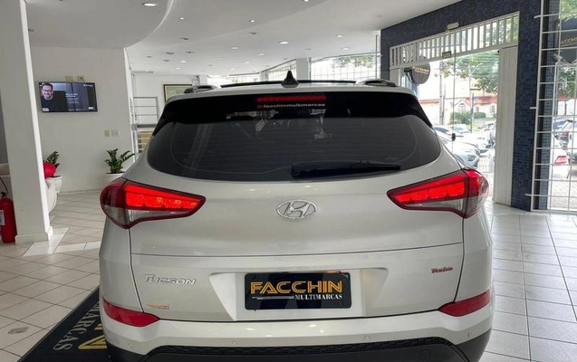 imagem-https://www.socarrao.com.br/sc-vehicle-images-prod/871044/1789148764374-7827713_8_B_f794be177c.jpeg
