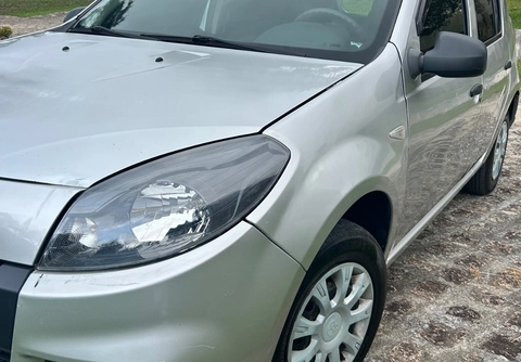 Renault Sandero 2014 Prata — foto 1 de 3