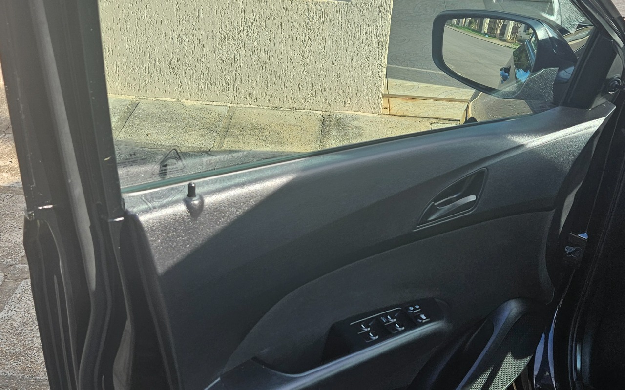 imagem-https://www.socarrao.com.br/sc-vehicle-images-prod/871681/1771783314383-MjAyNjAyMTZfMTcwNzM0LmpwZw.jpg