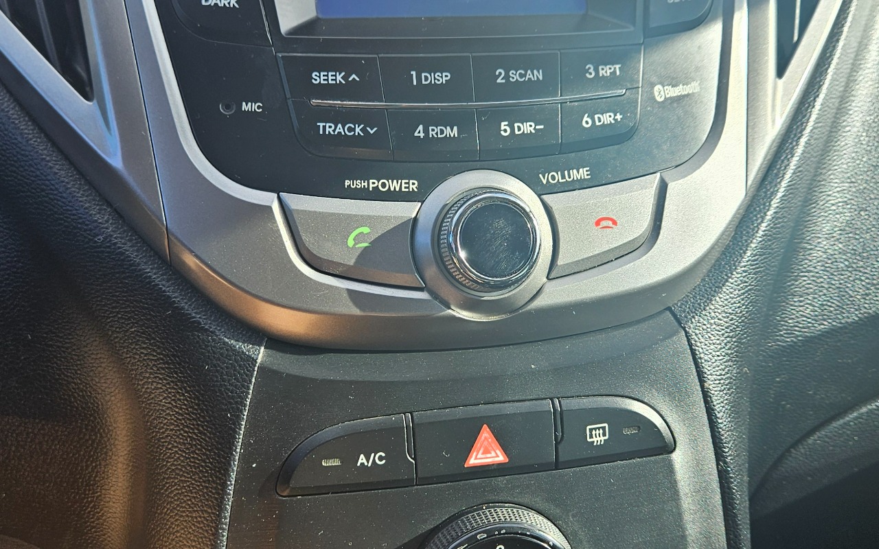 imagem-https://www.socarrao.com.br/sc-vehicle-images-prod/871681/1771783315977-MjAyNjAyMTZfMTcwODA2LmpwZw.jpg