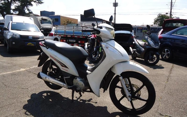 imagem-https://www.socarrao.com.br/sc-vehicle-images-prod/873749/1784738488289-7381673_3_B_edc506de68.jpeg