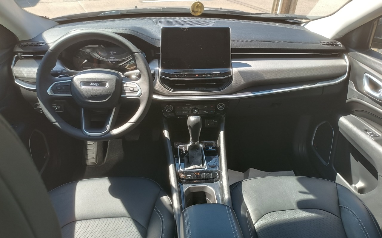 imagem-https://www.socarrao.com.br/sc-vehicle-images-prod/874300/1771874737924-SU1HXzIwMjYwMjIzXzEwMDg0Ni5qcGc.jpg