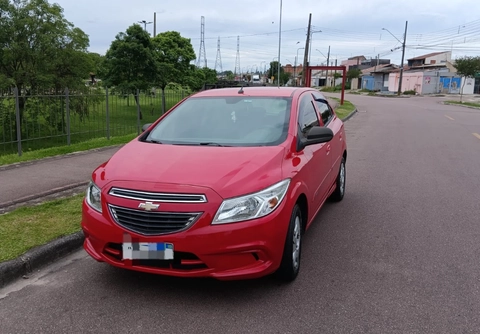 Chevrolet Onix 2015 Vermelho — foto 1 de 3